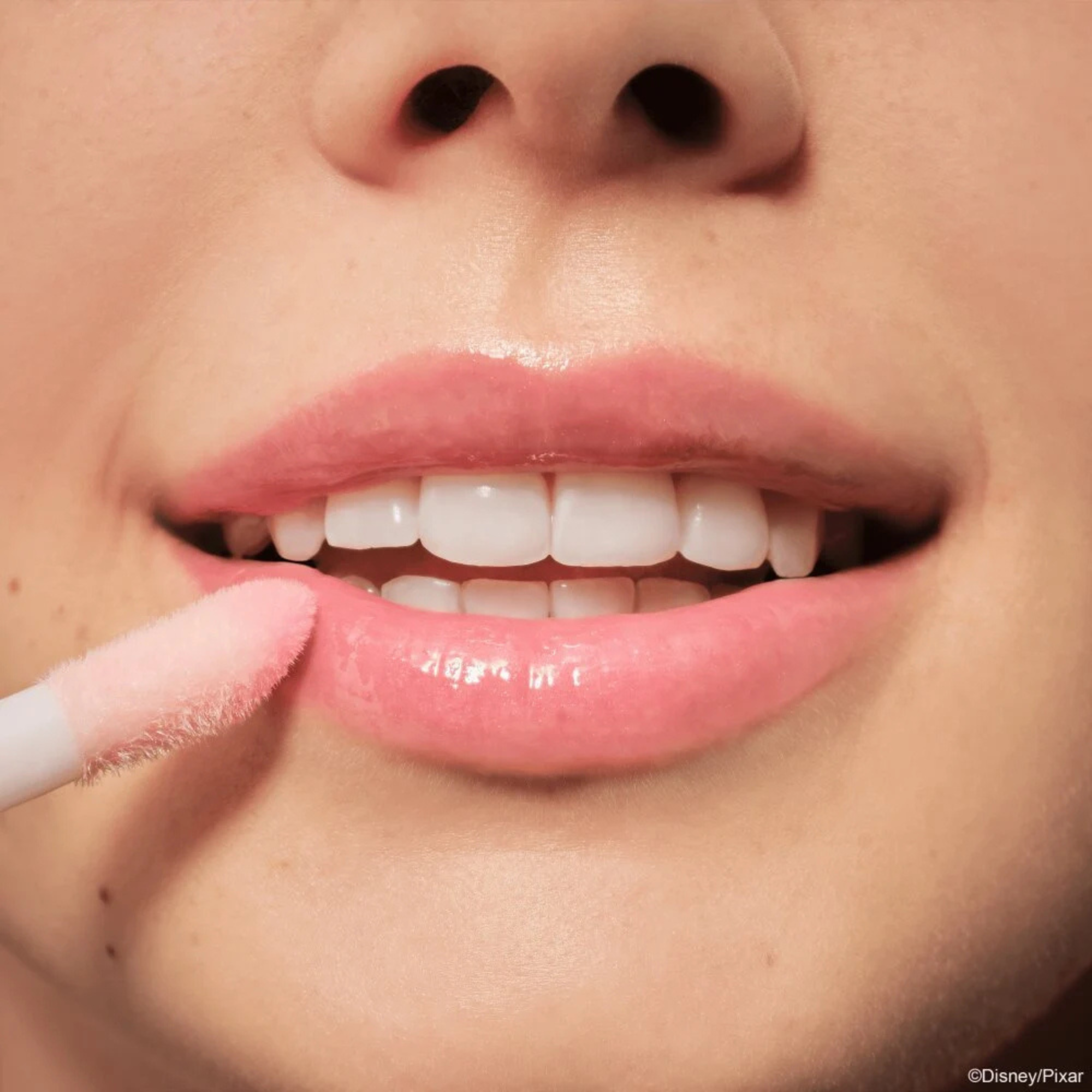 Bálsamo Labial Líquido Up De Disney Pixar - 01 Candy Cloud ESSENCE Cosmeticos-skincare