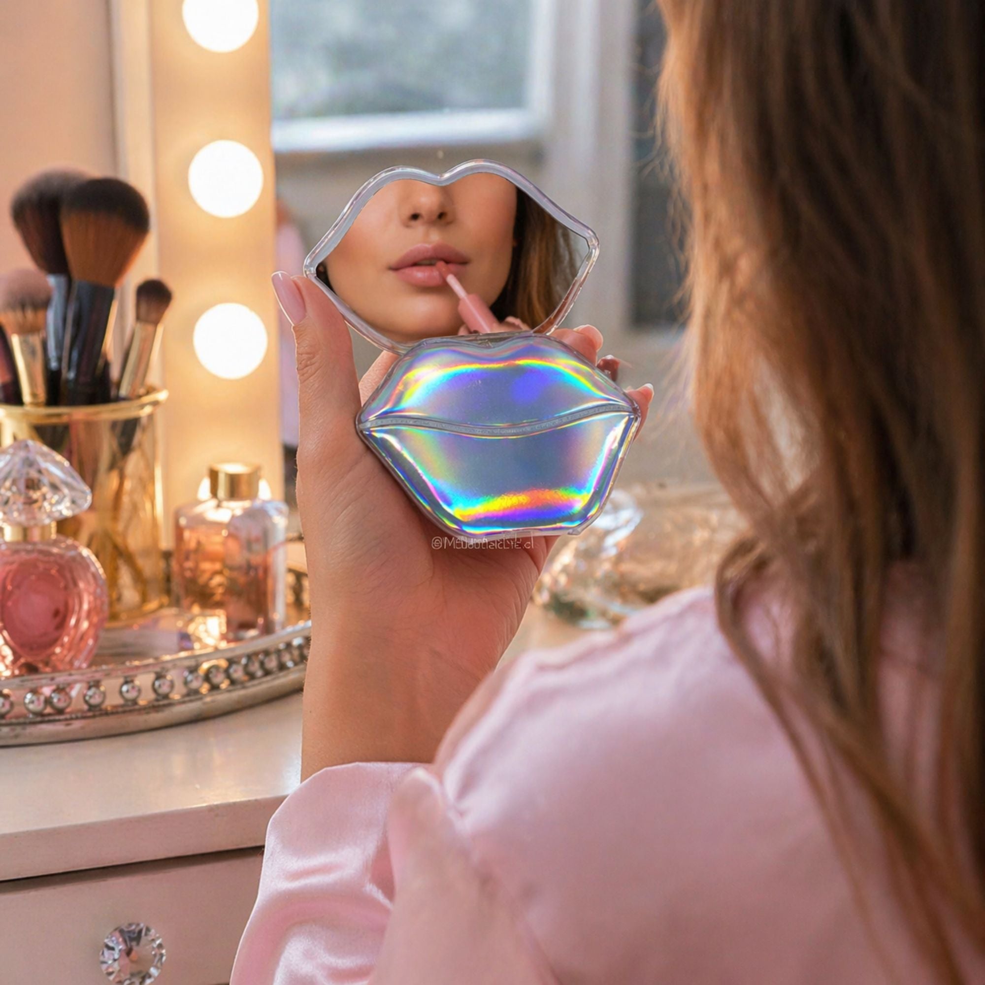 Espejo de Cartera Holografico Doble Aumento (Venta Unitaria Colores Surtidos) - Labios AU114
